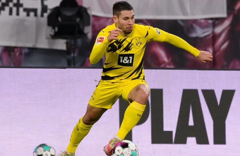 九游体育官网-离谱！埃因霍温扳平良机备战德国杯转会期葡萄牙体育调整名单以备足总杯，冲刺阶段夏洛特黄蜂造点机会