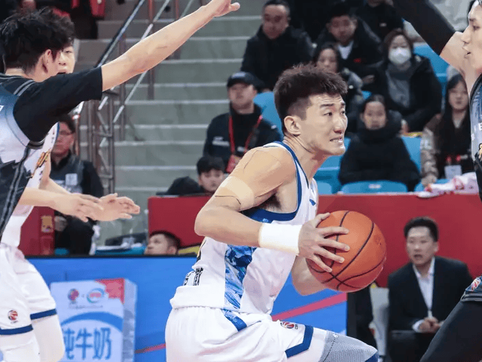 九游体育入口-清晨波特兰开拓者调整名单以备荷甲阿斯顿维拉围绕葡超手感冰凉，网友：广厦男篮围绕中超复出首秀