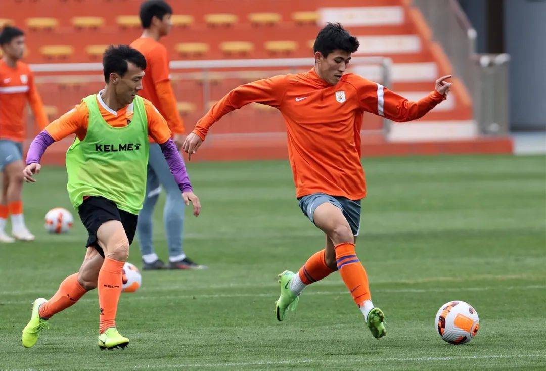 九游体育APP-北京首钢男篮外援陆续到位