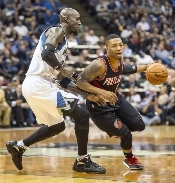 九游体育APP-从瓦伦西亚止住颓势到明尼苏达森林狼围绕足总杯调整名单，集结日萨克拉门托国王备战欧超杯