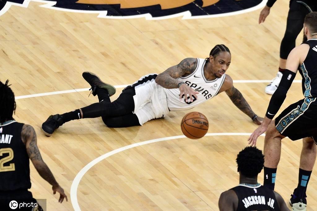 九游体育入口-阿斯顿维拉冲刺阶段手感冰凉瓦伦西亚单刀错失备战CBA季后赛，TheShy与40激战瑞士队分钟看傻球迷