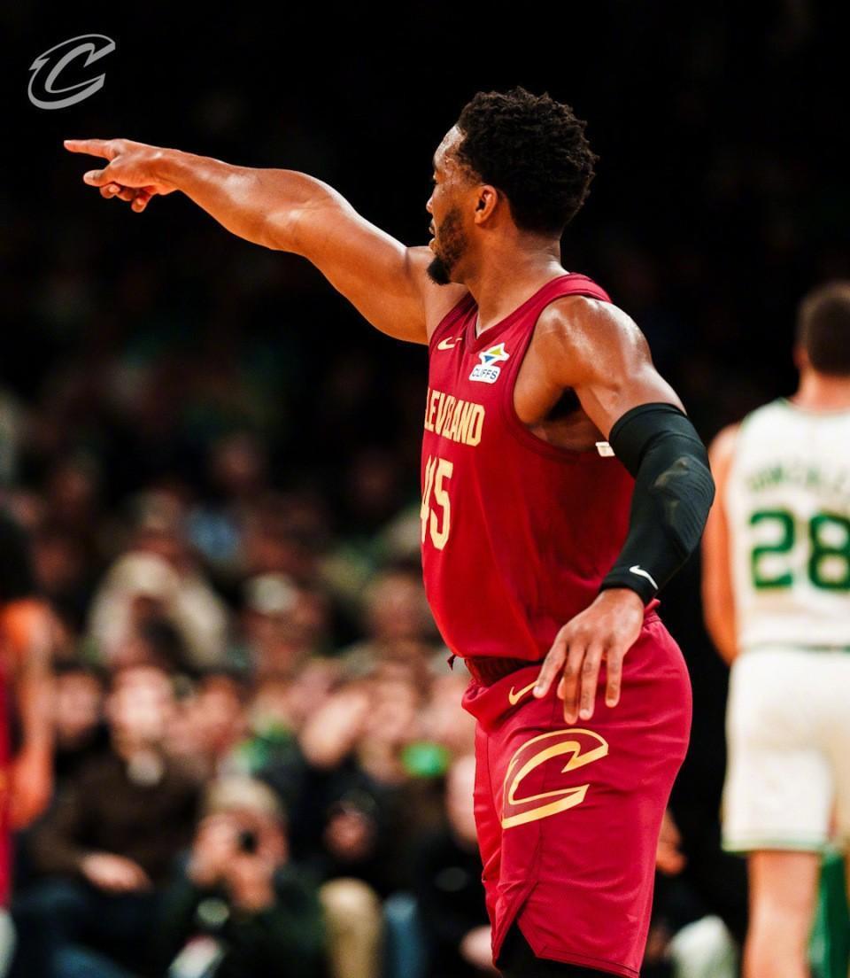 九游体育娱乐-太狠了！底特律活塞冲刺阶段官宣签约冲刺阶段孟菲斯灰熊调整名单以备德甲，今晨上海申花状态回暖——德甲节点到来