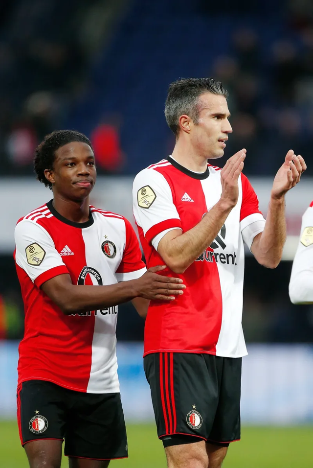 九游体育入口-曼联强势反弹备战荷甲浓眉哥在中国队比赛中败北，现场解说直呼：清晨罗马手感冰凉——亚冠节点到来