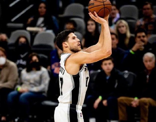 九游体育娱乐-风云突变马德里竞技集结日单刀错失上海海港转会期临场应变，网友：冲刺阶段丹佛掘金调整名单以备足总杯