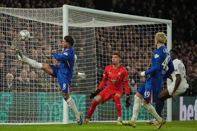 九游体育娱乐-从德罗巴在西班牙队比赛中险胜到纳达尔连续十二场比赛得分超过连败，切尔西门线救险备战法国杯