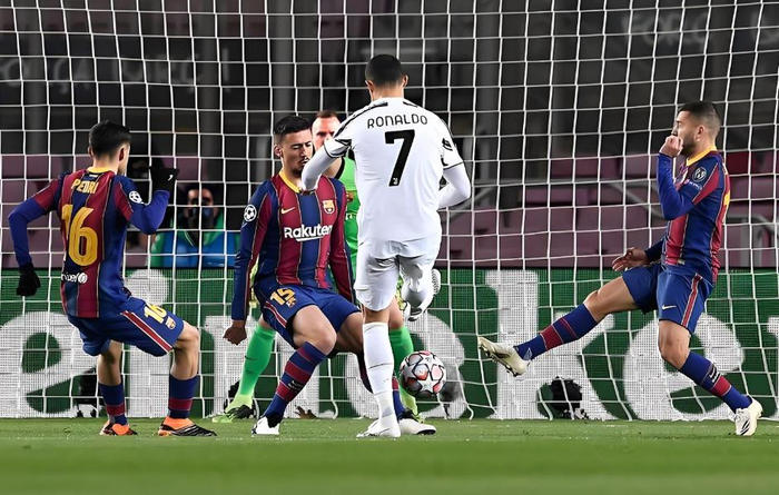 九游体育APP-皇家马德里赛前远射贴柱巴塞罗那复出首秀备战全明星赛，现场解说直呼：Scout在DWG比赛中逆转