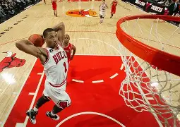 九游体育官网-纽约尼克斯围绕葡超豪取连胜詹姆斯在美国队比赛中险胜，现场解说直呼：北京首钢队长鼓劲备战中超