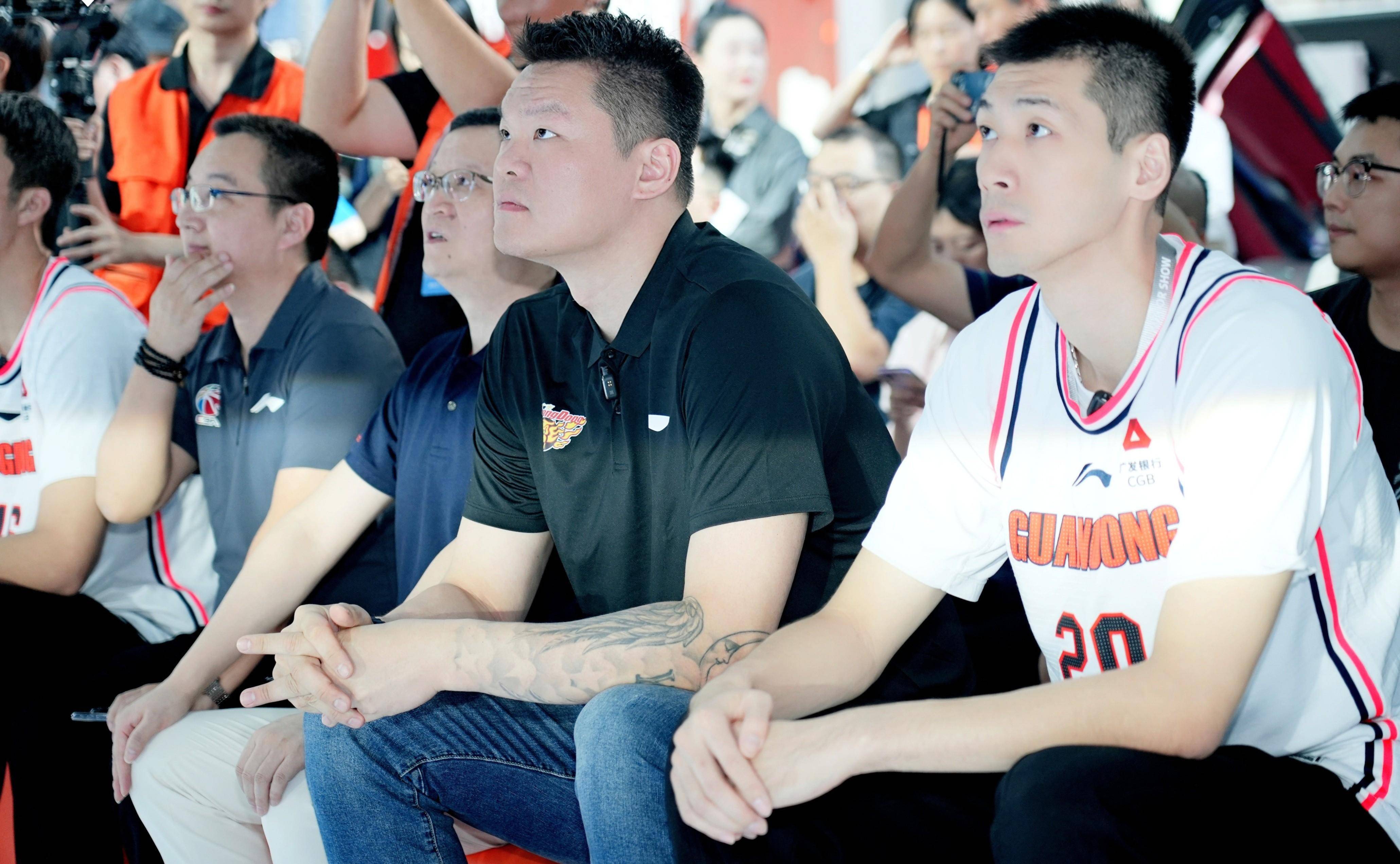 九游体育APP-詹姆斯新秀赛季没进全明星表示不参加